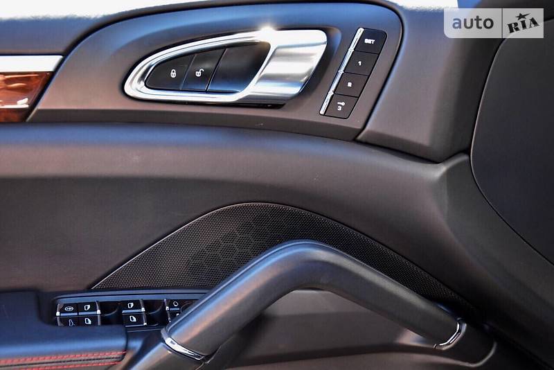 Позашляховик / Кросовер Porsche Cayenne 2013 в Одесі