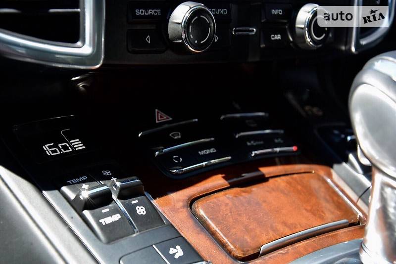 Позашляховик / Кросовер Porsche Cayenne 2013 в Одесі