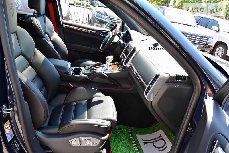 Позашляховик / Кросовер Porsche Cayenne 2013 в Одесі