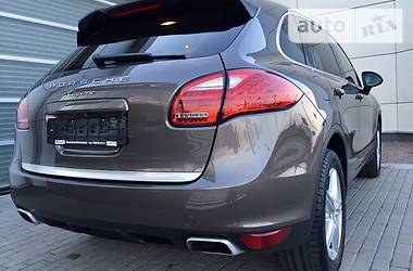 Внедорожник / Кроссовер Porsche Cayenne 2012 в Киеве