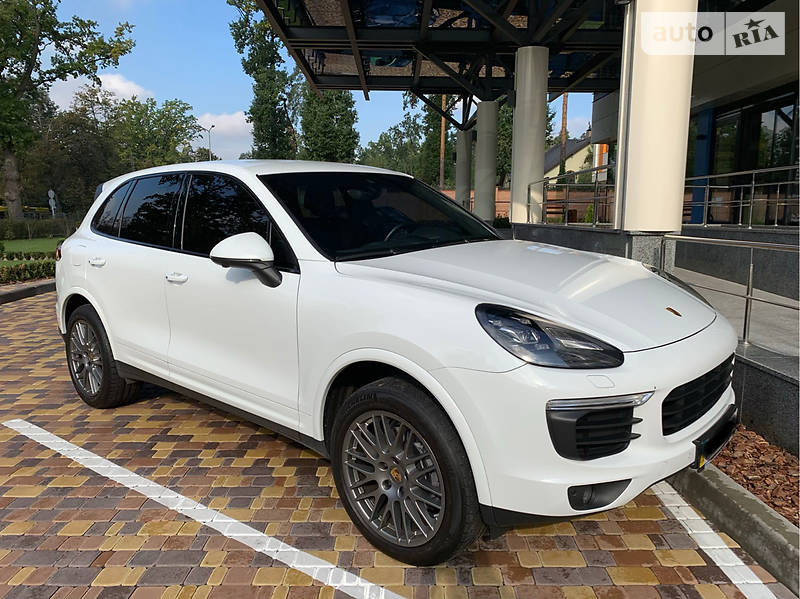 Внедорожник / Кроссовер Porsche Cayenne 2017 в Киеве
