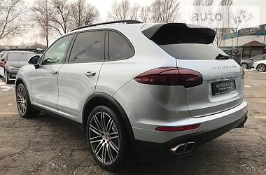 Внедорожник / Кроссовер Porsche Cayenne 2016 в Киеве