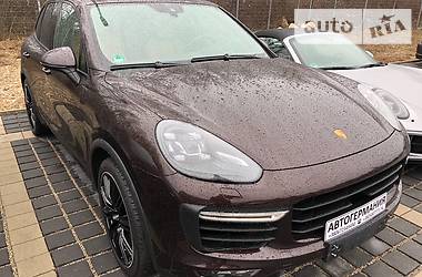 Внедорожник / Кроссовер Porsche Cayenne 2017 в Киеве