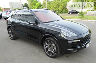 Внедорожник / Кроссовер Porsche Cayenne 2015 в Киеве