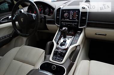 Внедорожник / Кроссовер Porsche Cayenne 2011 в 