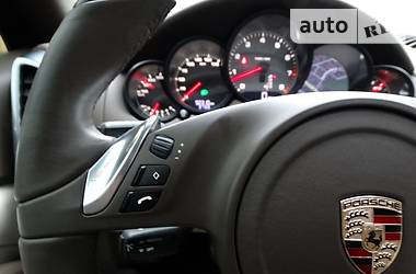 Внедорожник / Кроссовер Porsche Cayenne 2011 в 
