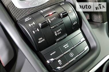 Внедорожник / Кроссовер Porsche Cayenne 2017 в 