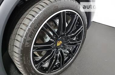 Внедорожник / Кроссовер Porsche Cayenne 2017 в 