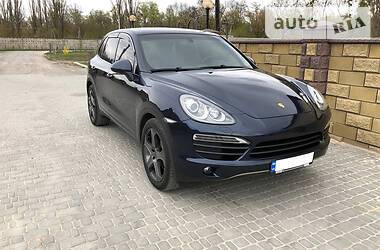 Внедорожник / Кроссовер Porsche Cayenne 2011 в 