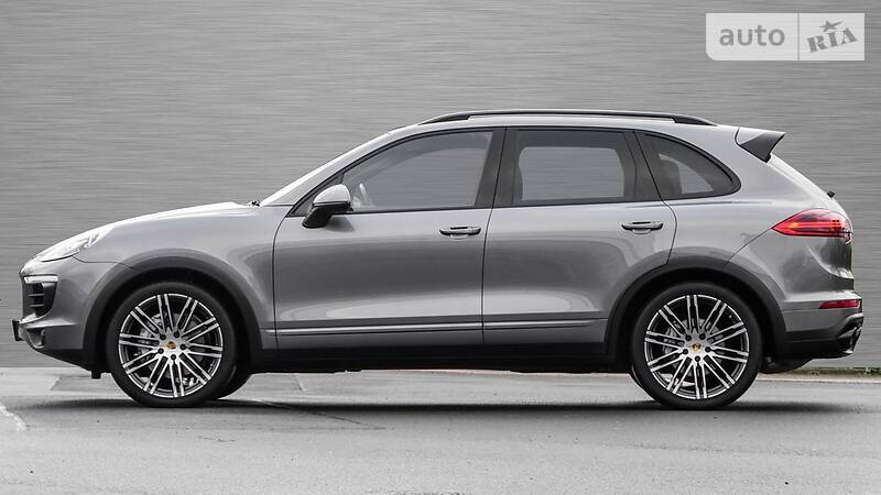 Позашляховик / Кросовер Porsche Cayenne 2015 в 