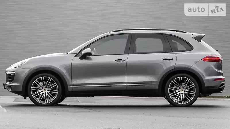 Позашляховик / Кросовер Porsche Cayenne 2015 в 