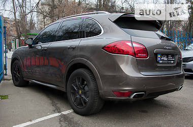 Внедорожник / Кроссовер Porsche Cayenne 2010 в 
