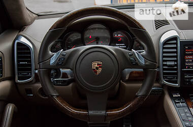 Внедорожник / Кроссовер Porsche Cayenne 2010 в 