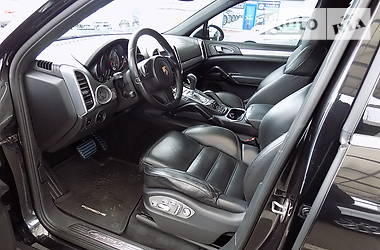 Позашляховик / Кросовер Porsche Cayenne 2010 в 