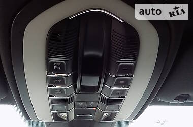 Позашляховик / Кросовер Porsche Cayenne 2010 в 