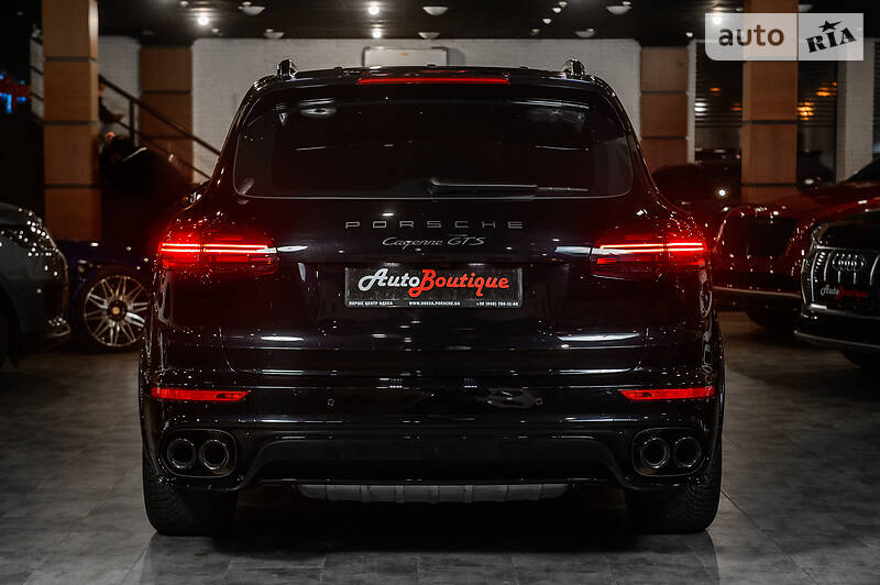Позашляховик / Кросовер Porsche Cayenne 2017 в Одесі