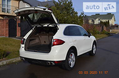 Позашляховик / Кросовер Porsche Cayenne 2010 в 