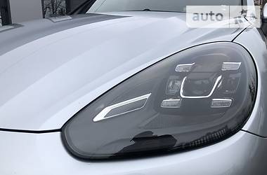 Внедорожник / Кроссовер Porsche Cayenne 2015 в 