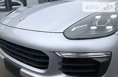 Внедорожник / Кроссовер Porsche Cayenne 2015 в 