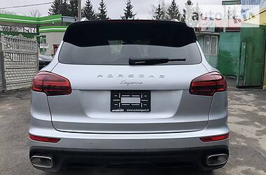 Внедорожник / Кроссовер Porsche Cayenne 2015 в 