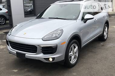 Внедорожник / Кроссовер Porsche Cayenne 2015 в 