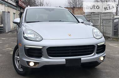 Внедорожник / Кроссовер Porsche Cayenne 2015 в 