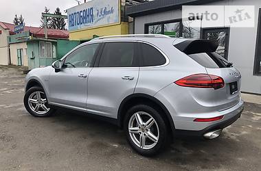 Внедорожник / Кроссовер Porsche Cayenne 2015 в 