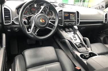 Внедорожник / Кроссовер Porsche Cayenne 2015 в 
