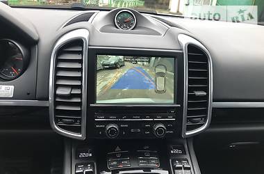 Внедорожник / Кроссовер Porsche Cayenne 2015 в 