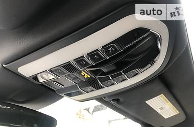 Внедорожник / Кроссовер Porsche Cayenne 2015 в 