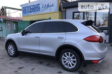 Позашляховик / Кросовер Porsche Cayenne 2013 в 