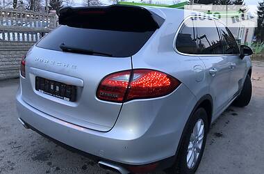 Позашляховик / Кросовер Porsche Cayenne 2013 в 
