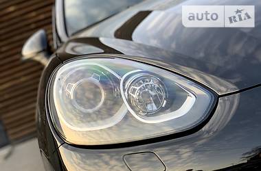 Внедорожник / Кроссовер Porsche Cayenne 2015 в 