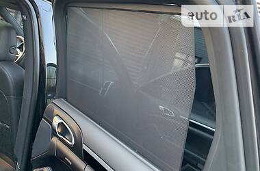 Внедорожник / Кроссовер Porsche Cayenne 2015 в 