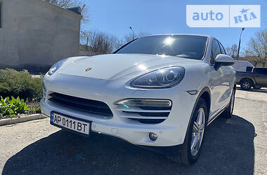 Позашляховик / Кросовер Porsche Cayenne 2013 в 