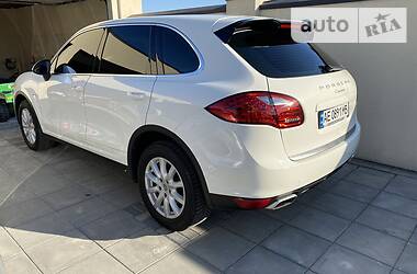 Позашляховик / Кросовер Porsche Cayenne 2011 в 