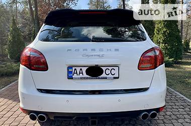 Позашляховик / Кросовер Porsche Cayenne 2012 в 