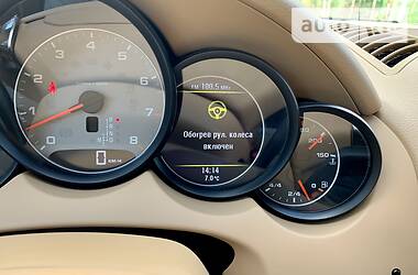 Позашляховик / Кросовер Porsche Cayenne 2012 в 