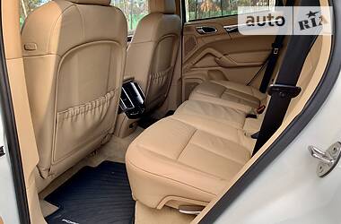 Позашляховик / Кросовер Porsche Cayenne 2012 в 