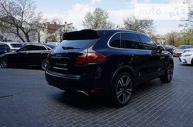 Внедорожник / Кроссовер Porsche Cayenne 2011 в Одессе