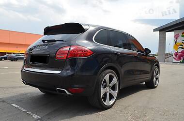 Позашляховик / Кросовер Porsche Cayenne 2011 в 