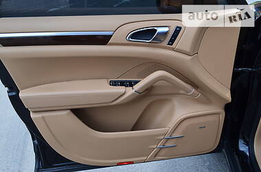 Позашляховик / Кросовер Porsche Cayenne 2011 в 
