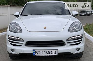Позашляховик / Кросовер Porsche Cayenne 2012 в 