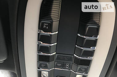 Внедорожник / Кроссовер Porsche Cayenne 2012 в 