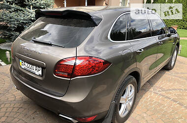 Внедорожник / Кроссовер Porsche Cayenne 2012 в 