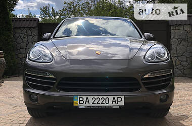 Внедорожник / Кроссовер Porsche Cayenne 2012 в 