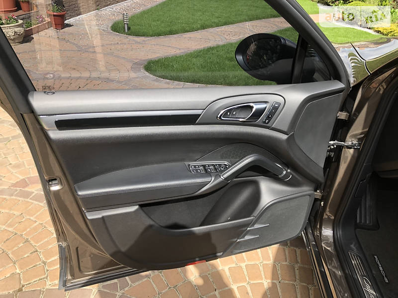 Позашляховик / Кросовер Porsche Cayenne 2012 в Кропивницькому