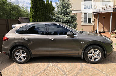 Внедорожник / Кроссовер Porsche Cayenne 2012 в 