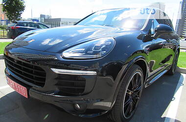 Внедорожник / Кроссовер Porsche Cayenne 2017 в Киеве