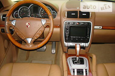 Внедорожник / Кроссовер Porsche Cayenne 2005 в 